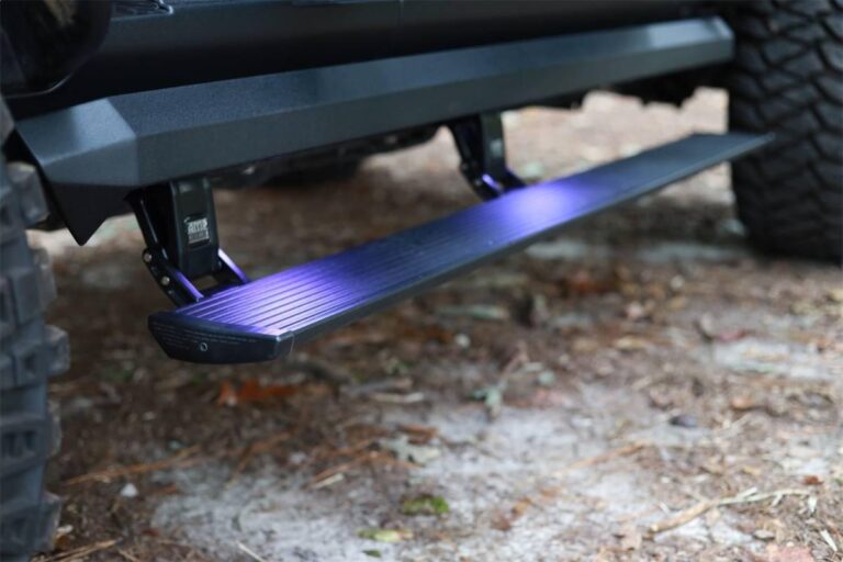 Does RAM offer power running boards?